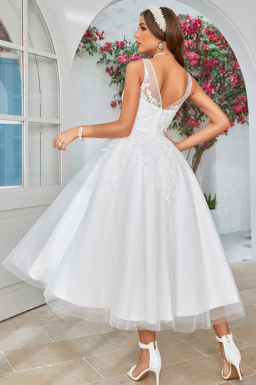 Robe de mariée blanche mi-mollet en tulle avec dentelle